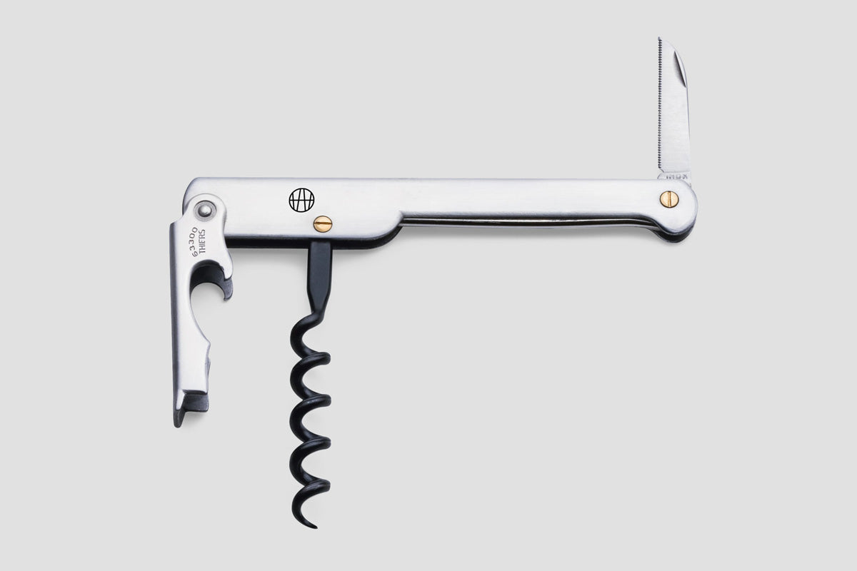 The serrated foil blade and corkscrew are sprung with a solid steel bar, ensuring they stay locked during use.
