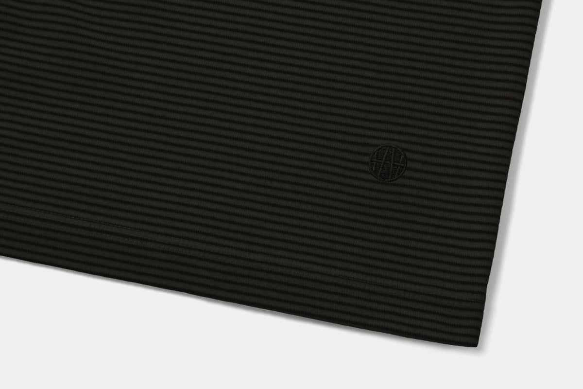 300 g/m Pre-Shrunk Cotton. Finished With Embroidered Monogram.