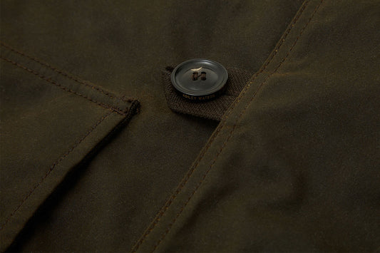 Large horn buttons - open jacket while wearing gloves.