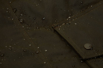 Seam sealed drop liner (10,000k) sits behind the waxed canvas outer to make the Eversholt fully waterproof.