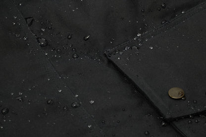 Seam sealed drop liner (10,000k) sits behind the waxed canvas outer to make the Eversholt fully waterproof.