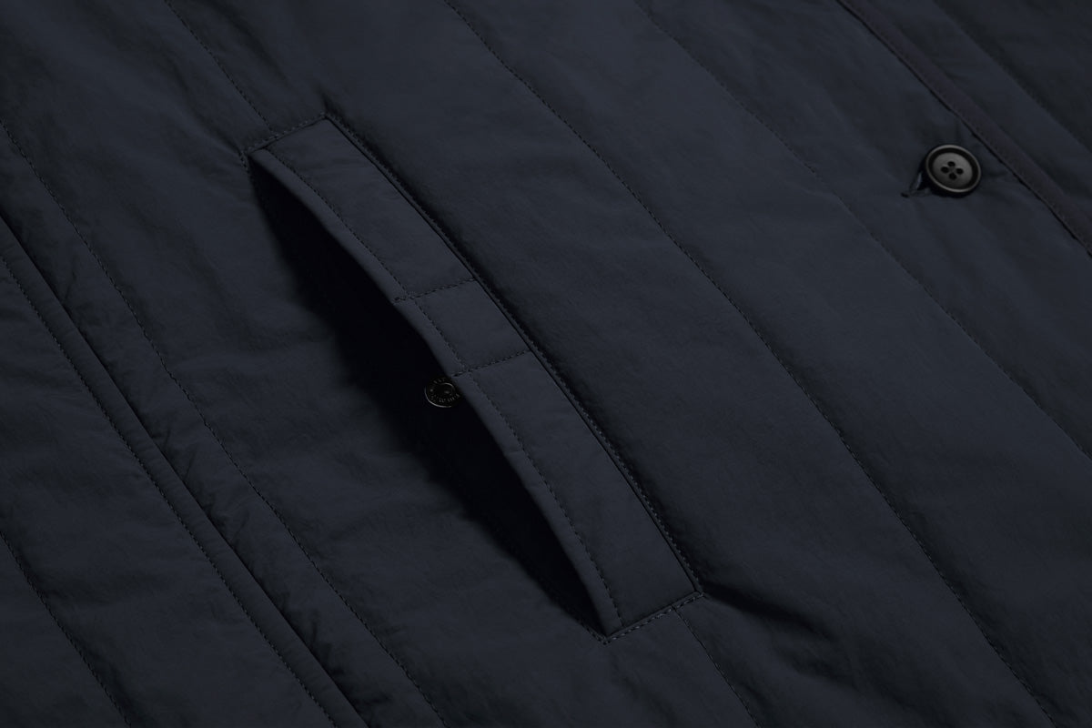 Deep handwarmer pockets are secured with a concealed pop-stud. The pockets, sleeve and body are lined with a soft cotton - jacket feels great worn over a t-shirt.