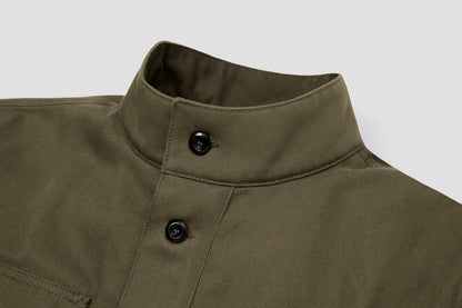 Funnel neck collar regulates wind entering at the neck.