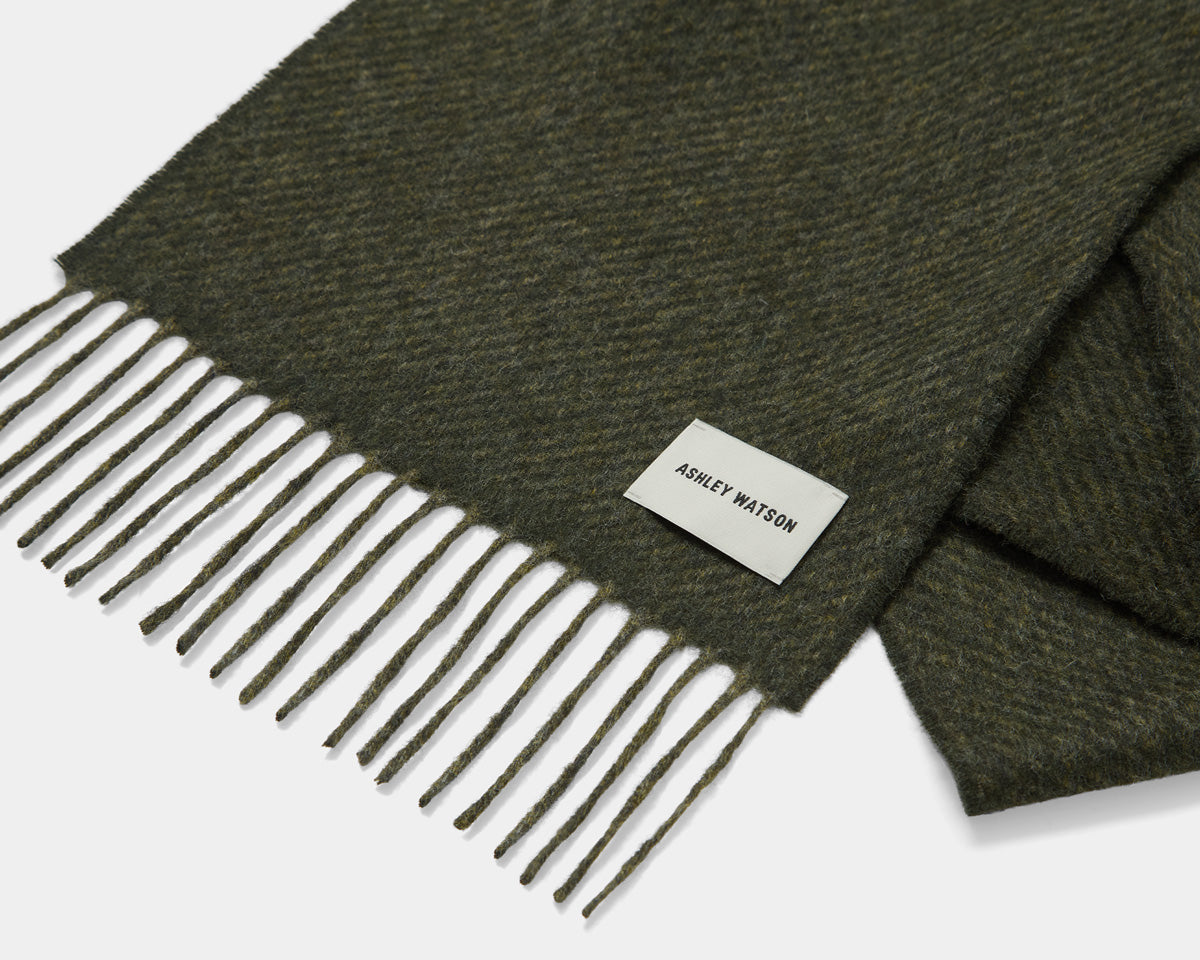 Two-tone diagonal stripe, woven in merino wool.