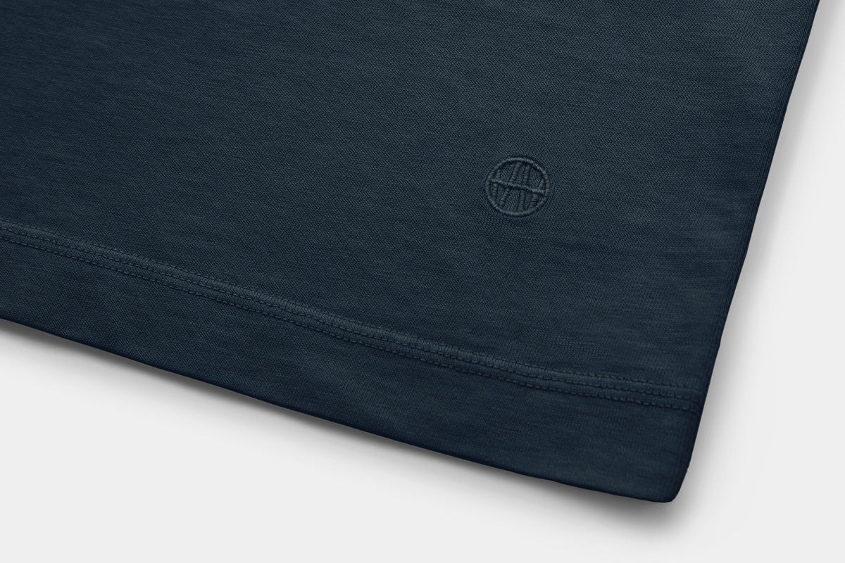 270 g/m Pre-Shrunk Cotton. Finished With Embroidered Monogram.