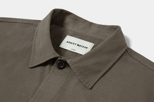 Densely woven 300 g/m ripstop fabric cuts out wind. It’s hardwearing but not stiff, a great year-round weight.