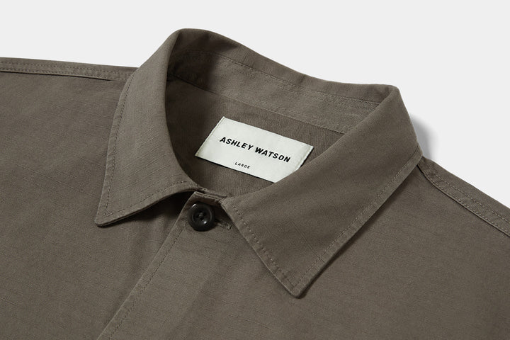 Densely woven 300 g/m ripstop fabric cuts out wind. It’s hardwearing but not stiff, a great year-round weight.