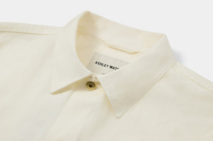 Densely woven 300 g/m ripstop fabric cuts out wind. It’s hardwearing but not stiff, a great year-round weight.